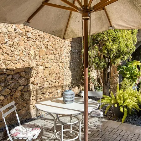 Les Hamaques Bed and breakfast